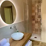 Oasi Relax Con Jacuzzi E Giardino Privato Apartman