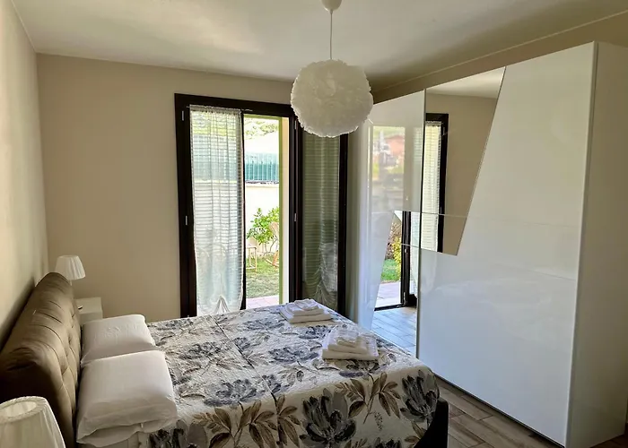 Oasi Relax Con Jacuzzi E Giardino Privato *